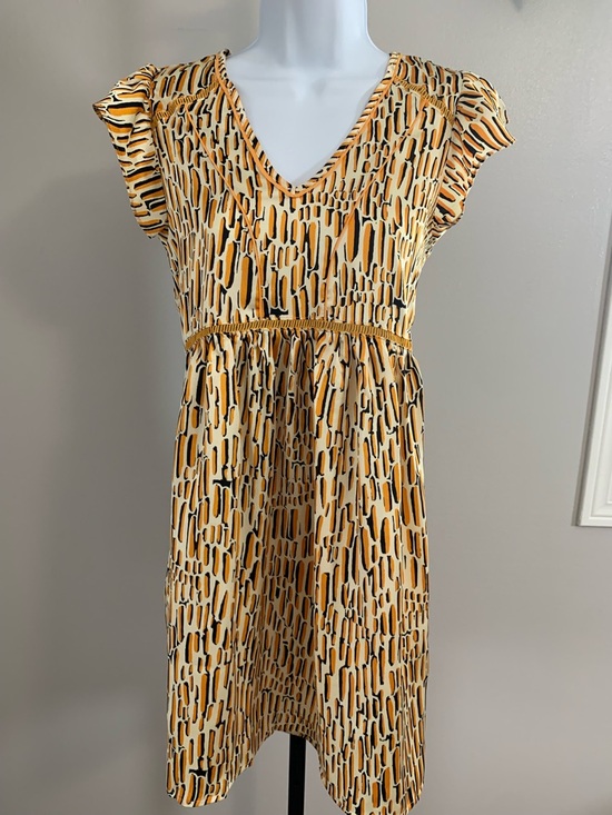 Umgee Dresses & Skirts - NWT Umgee Yellow Printed V-Neck Mini Dress with Flutter Sleeves